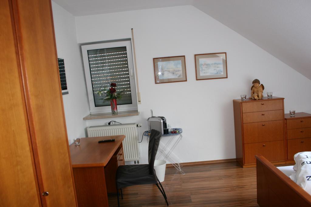 Gästezimmer Hausäckerweg Erlangen Exterior foto